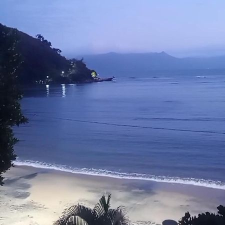 Апартаменты Pe Na Areia Prainha - Pedra Do Jacare Карагуататуба Экстерьер фото