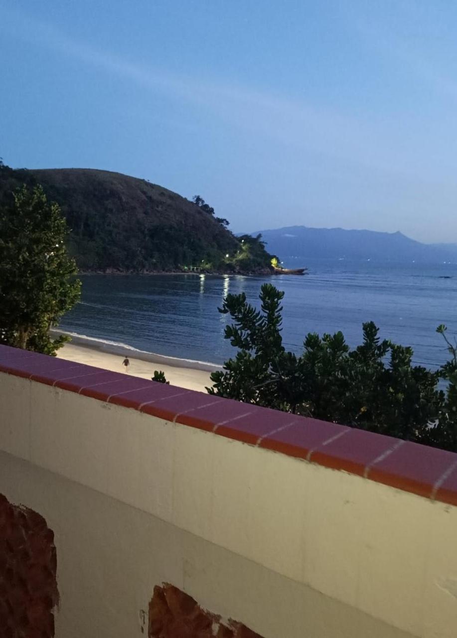 Апартаменты Pe Na Areia Prainha - Pedra Do Jacare Карагуататуба Экстерьер фото